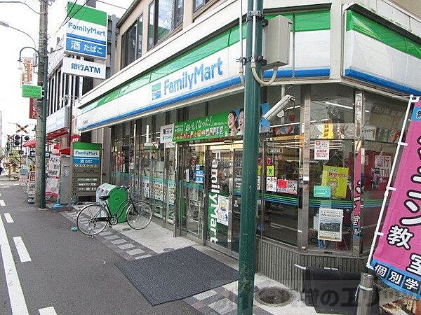 画像24:ファミリーマート 富田駅前店 徒歩5分。 380m