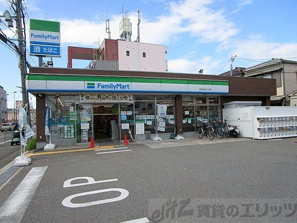 画像19:ファミリーマート　正雀3丁目店 徒歩10分。 750m