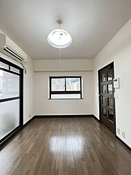 クレベール大井手 4階1Kのリビング/ダイニング