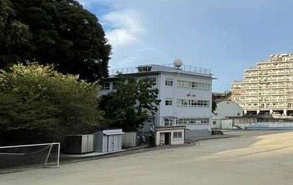 画像17:長崎市立西北小学校 徒歩11分。 810m