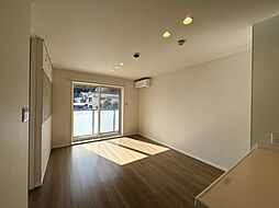 メゾンドノアール 203 2階2LDKのリビング/ダイニング