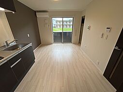 ヤングプリンス 102 1階1LDKのリビング/ダイニング