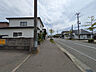 外観：前面道路は西側幅員16ｍ（秋田市道）です