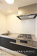 3口コンロのシステムキッチンです。