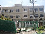神戸市立御影北小学校 749m