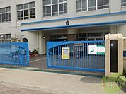 神戸市立本山第二小学校 314m