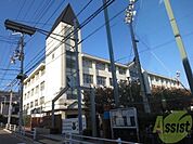 神戸市立六甲小学校 222m