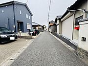 広々とした庭付きですので、お子様の遊び場やガーデニングにもいいですね。