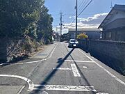 間口約11ｍ。毎日の駐車も安心です。