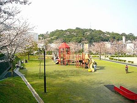 中央緑地(748m)
