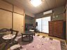 その他：趣のある和室は、落ち着いた雰囲気の中でくつろぎの時間を過ごせます。障子から差し込む柔らかな光が心地よい空間です。