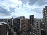 その他：都市の活気を感じる眺望。空の広がりと街並みが織りなす開放的な景色が、日々の暮らしに彩りを添えます。