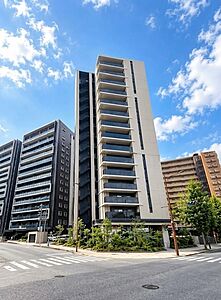 外観：コンビニが徒歩2分！買い忘れや深夜のお買い物にとっても便利！