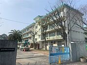 北九州市立到津小学校（857m）
