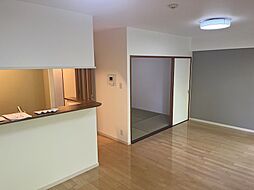 ペルル和白 3LDKのリビング/ダイニング