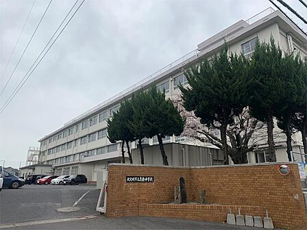 北九州市立志徳中学校(702m)