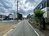 外観：前面道路含む現地写真