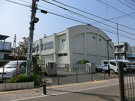 稲城市立第一中学校まで80m