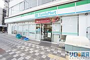ファミリーマート東淀川駅北店 224m