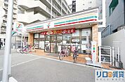 セブンイレブン大阪東淀川駅前店 684m