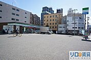 ファミリーマート東三国六丁目店 162m