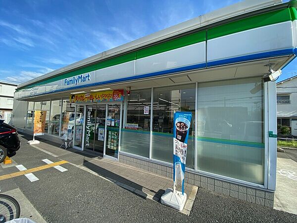 画像21:ファミリーマート背戸口一丁目店 380m