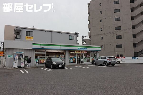 画像28:ファミリーマート本陣通店 254m