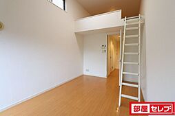 カーメル 1階1Kのリビング/ダイニング