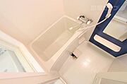 1日の疲れをリフレッシュ　※202号室の写真です