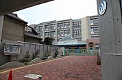 ほのか小学校 665m