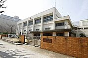 御園小学校 650m
