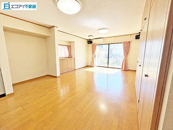 リビング/ダイニングを拡大表示