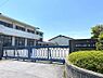 周辺：【小学校】愛荘町立秦荘東小学校まで1900ｍ