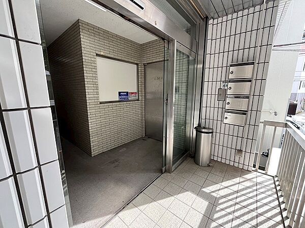 建物エントランス