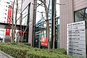 三菱東京UFJ銀行新富町支店 116m