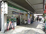 ファミリーマート門前仲町店 588m