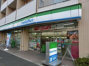 ファミリーマート 527m