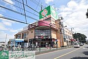 ライフ西大泉店 徒歩9分。スーパー 650m
