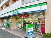 ファミリーマート高松六丁目店 徒歩7分。コンビニ 490m