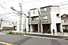 外観：周辺はゆったりとした時の流れる住宅街。小学校までは徒歩約4分のほどよい距離。歩いて通える幼稚園も有り子育てファミリーにもお勧めのお住まいです。お買い物は歩いて3分の距離のそうてつローゼンが便利です。 