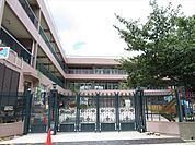 多加良浦保育園【多加良浦保育園】音楽・体育・英語・造形・文字の書き方、音読指導等多様なカリキュラムです。広くてキレイな室内、遊具が豊富な園庭があります。年間を通して様々なイベントが開催されています…