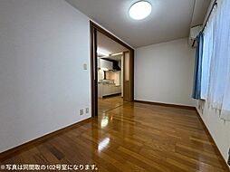 富山地方鉄道2系統 小泉町駅 徒歩9分の賃貸マンション 1階1LDKのリビング/ダイニング