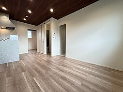 富山地方鉄道本線 越中荏原駅 3.7kmの賃貸アパート 2階1LDKのリビング/ダイニング