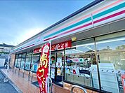 セブンイレブン大村須田ノ木町店 徒歩9分。 690m