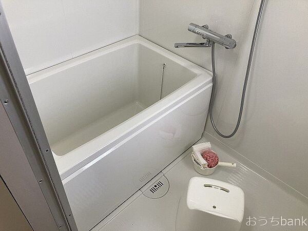 画像6:白で統一した清潔感のあるお風呂です♪