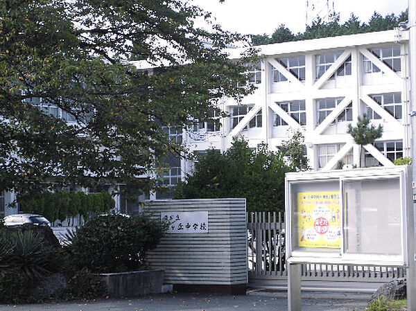 画像16:関市立緑ケ丘中学校（1235m）