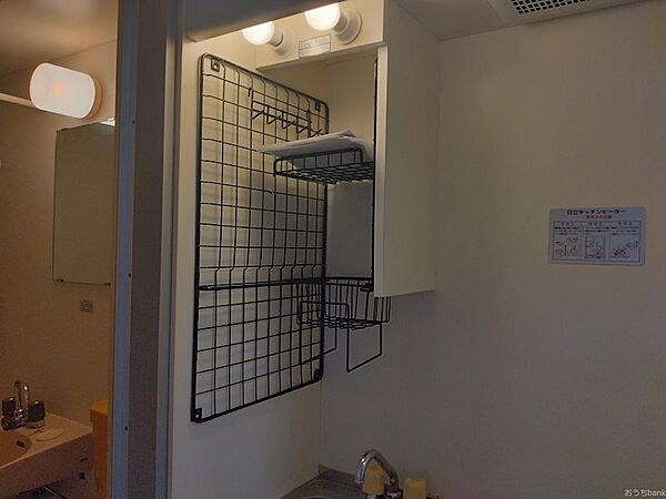 画像23:キッチンには便利な網棚が付いています。