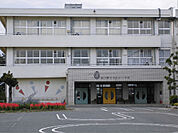 美濃市立中有知小学校（1451m）