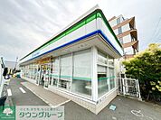 ファミリーマート辻堂新町三丁目店 徒歩6分。 440m
