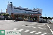 セブンイレブン茅ヶ崎本宿町店 徒歩9分。 710m